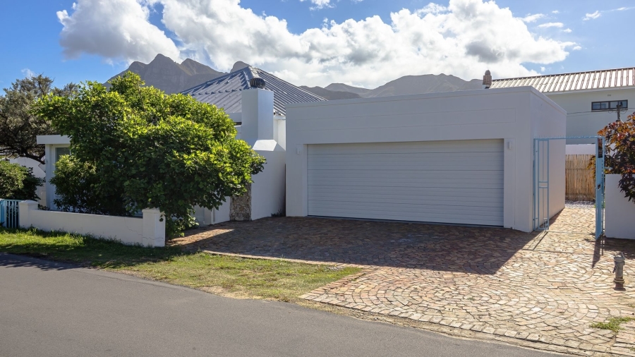 4 Bedroom Property for Sale in Kleinmond Western Cape